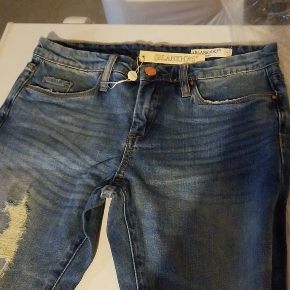 NWT Blank NYC Skinny Classic Ripped Jeans 28/30 - Picture 5 of 7